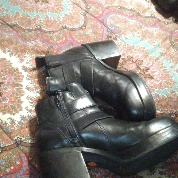 *****SOLD******* - Picture 2 of 3